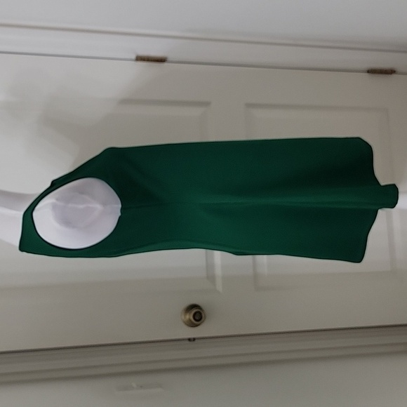 Chandi & Lia Size M Green Diagonal Ponte Fit & Flare Dress w/ Peek-a-boo Cutout - Picture 6 of 16